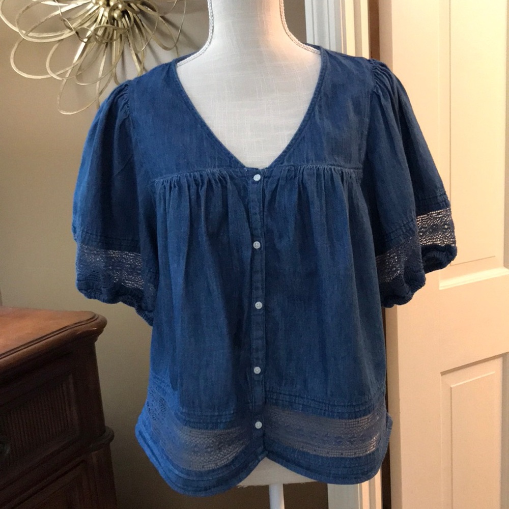 Short puff sleeve top